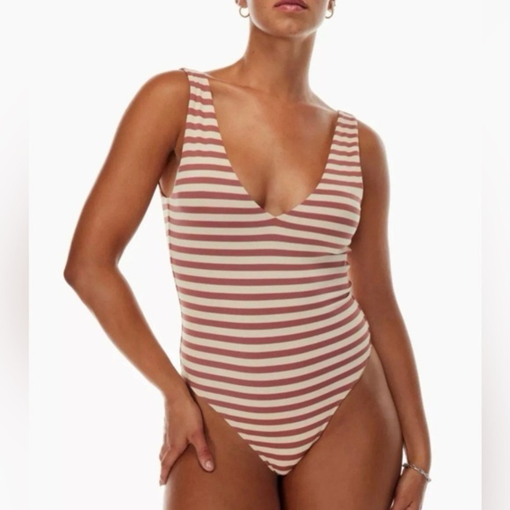 NWT Aritzia Babaton Bodysuit